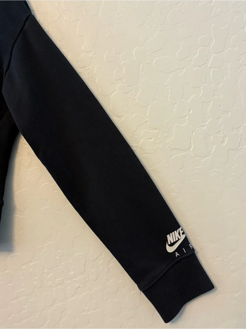 Nike girls black and white AIR embroidered crop hoodie size large